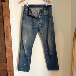 Vintage levi’s 501s (fits 27 or 28, see measurements in description)